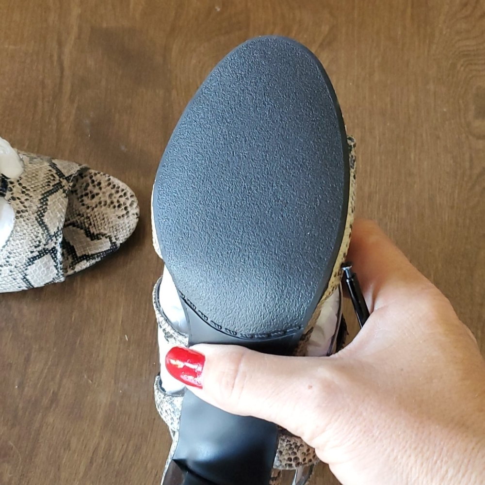 Shoes - Picture 4 of 5